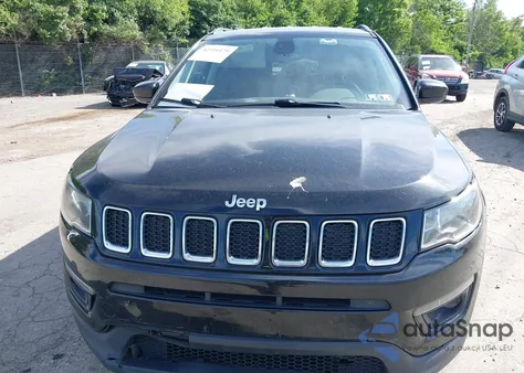 2018 Jeep Compass Latitude 4X4 z USA, uszkodzony, nr VIN 3C4NJDBB9JT147463